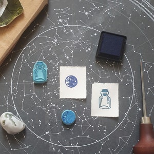 Duo de tampons lune et bouteille