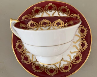 Xícara de chá e pires Aynsley em vermelho e dourado