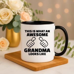 Awesome Grandma Coffee Mug – Funny Grandparent Gift from Grandkids, This Is What an Amazing Grandma Looks Like