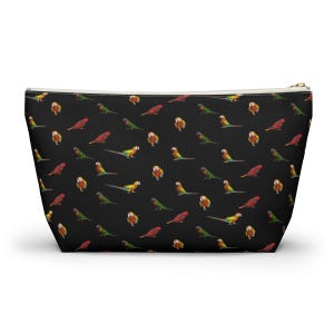 Colorful Parrot Accessory Pouch - Vibrant Parrot Pattern Cosmetic Bag, Perfect for Bird Lovers and Travel Essentials