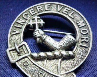 vintage Scottish Clan MacDowall Vincere Vel Mori Brooch