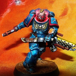 wh40k: Marine espacial Primaris Infernus de los Puños Carmesíes de Warhammer 40k. Pintado con un estándar profesional.