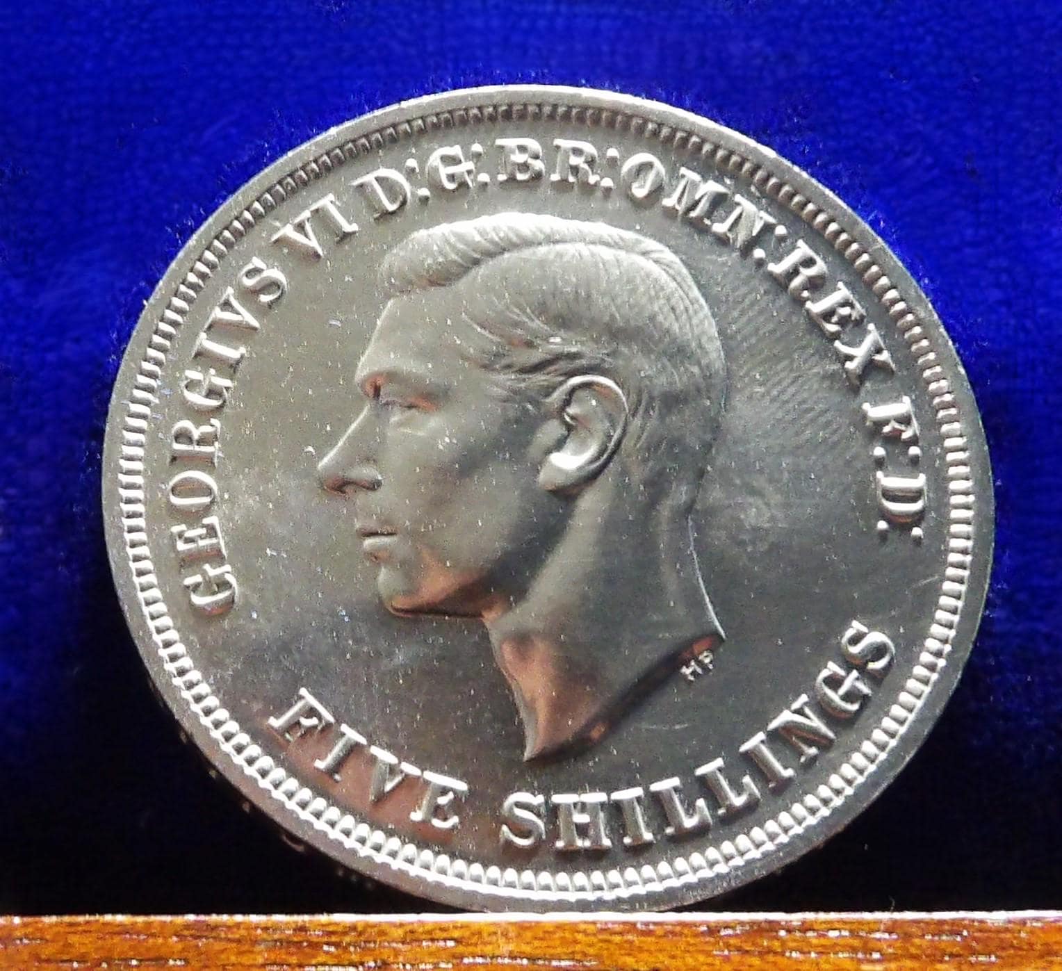 2091. 貴重品 大型 1951年 イギリス 5シリング 硬貨 ジョージ6世 2091