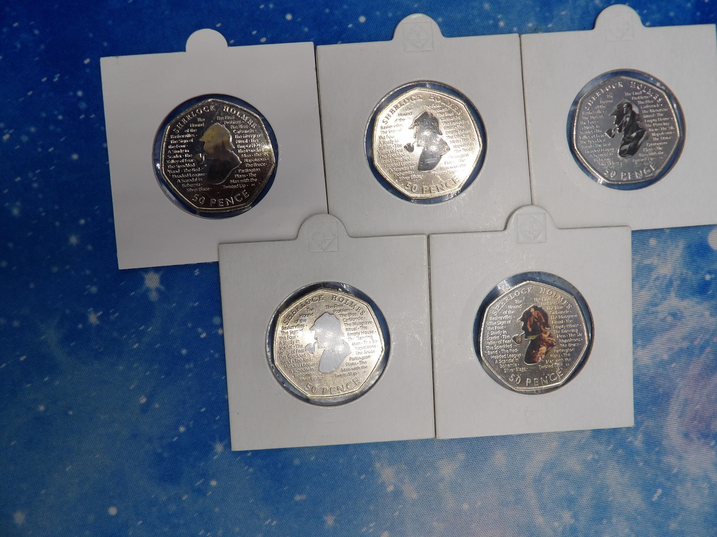 コレクション: 2019年シャーロックホームズ未流通50ペンス収集用コイン5枚（異なるデカール付き）