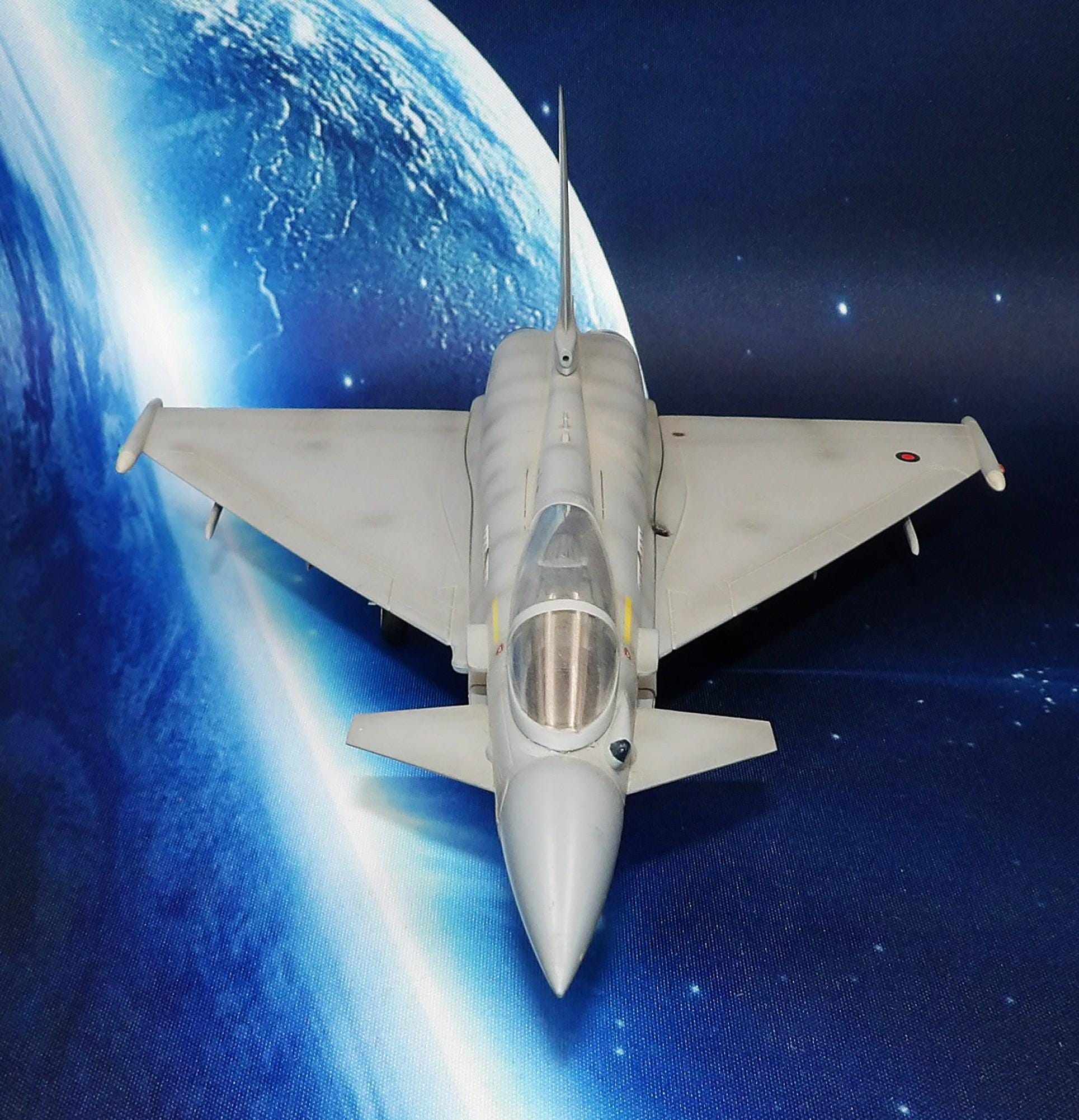 ユーロファイター タイフーン EF 2000 1/72スケール、イギリス空軍