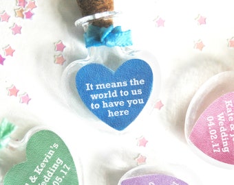 Cantidad 5 - Regalos de boda personalizados en forma de corazón / Mensaje personalizado en botella con forma de corazón / Corazones de boda / Decoraciones para mesas de boda