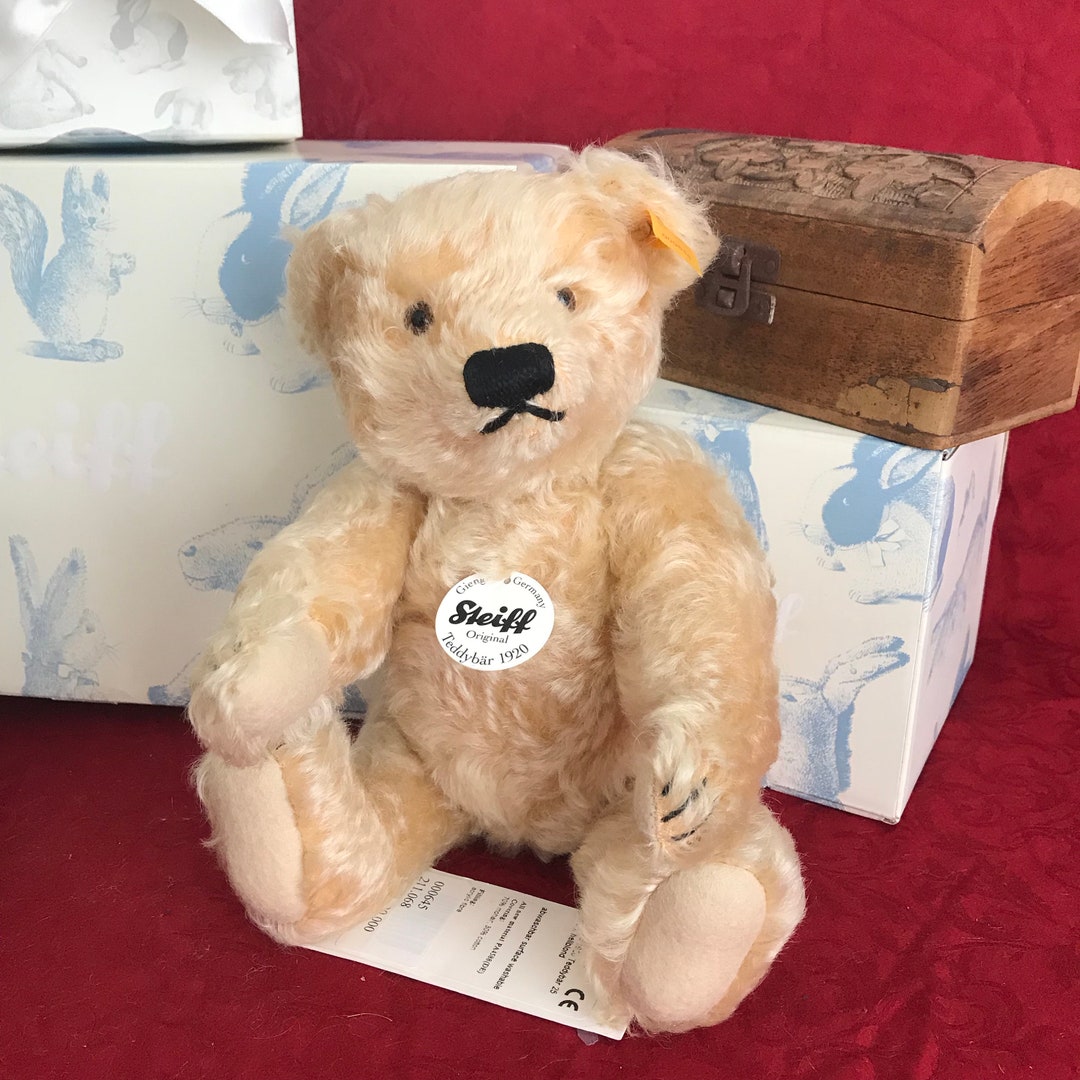 Steiff Teddy bear - Elmar review - The Amazing Adventures of Me