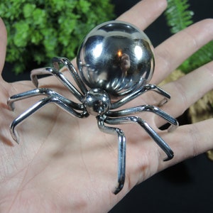 Metal Spider sculpture