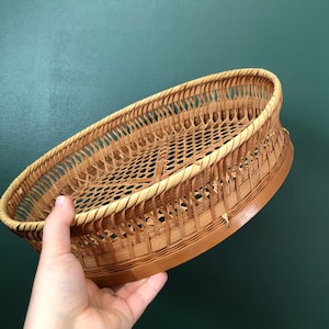 Vintage Wicker Basket: Boho Wall Decor