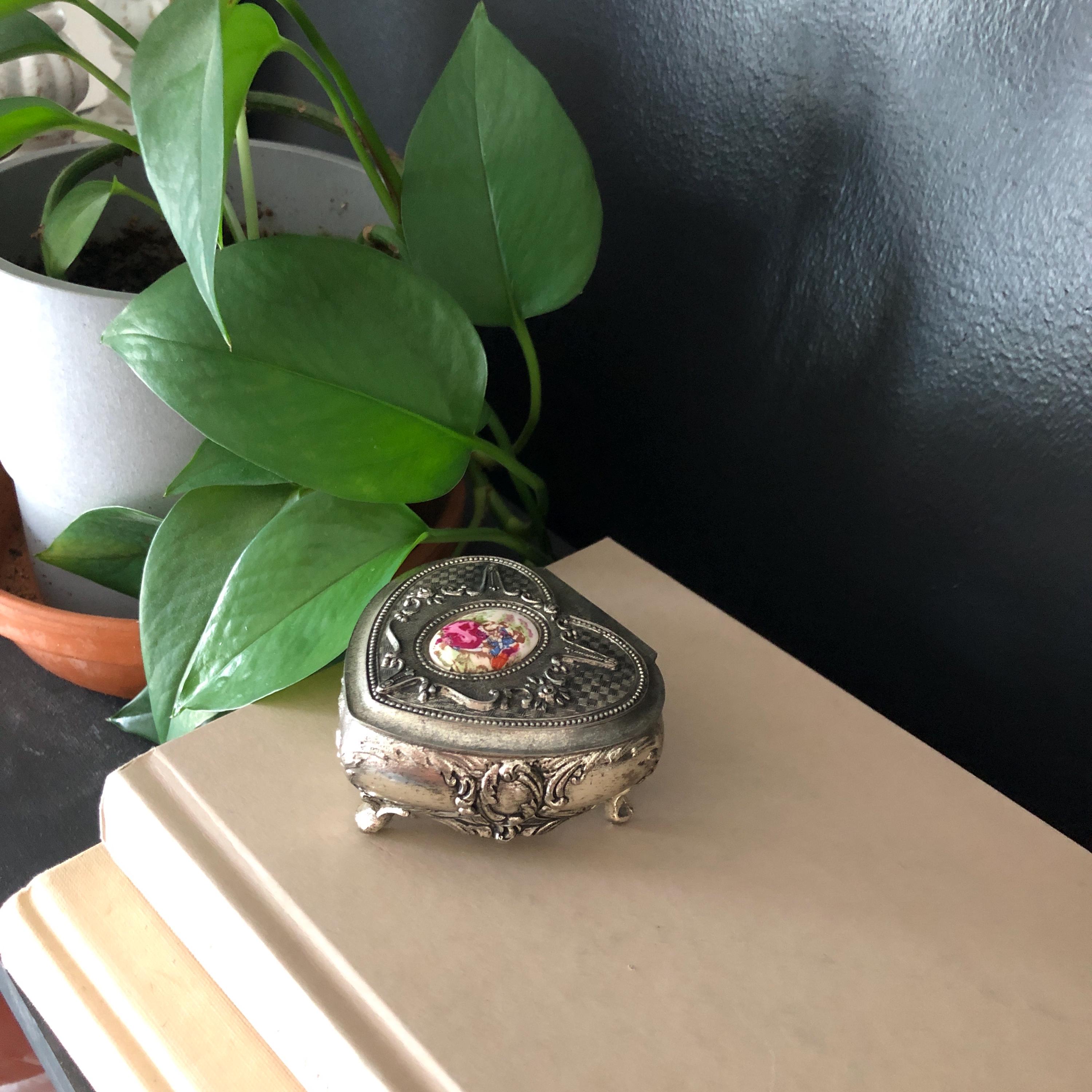 ヴィンテージ ハート ジュエリー ボックス 磁器絵付き - Etsy 日本