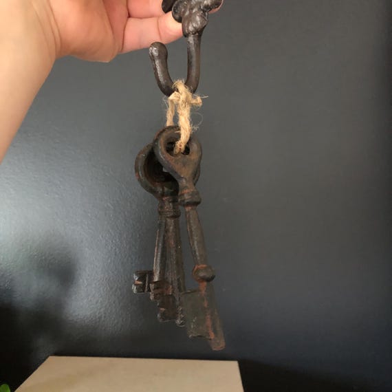 ヴィンテージ鋳鉄フックと鍵セット - Etsy 日本