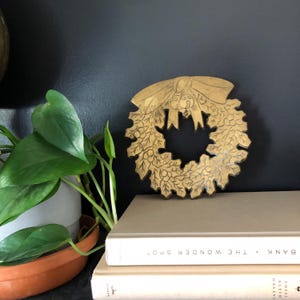 Vintage Brass Christmas Wreath Trivet: MCM Holiday Decor