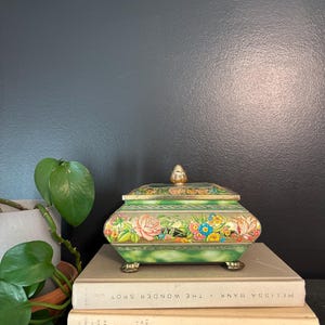 VTG Blue Bird Confectionery Candy Tin -Harry Vincent Ltd, Worcestershire England
