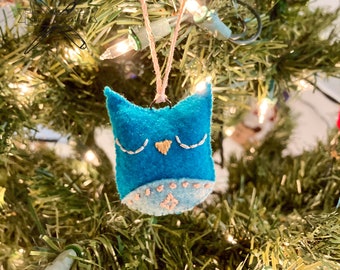 Handcrafted Felt Owl Keychain |Christmas Ornament |Felt Owl Ornament | Mini Felt Owl |Barnyard Animal Ornament |Felt Animal