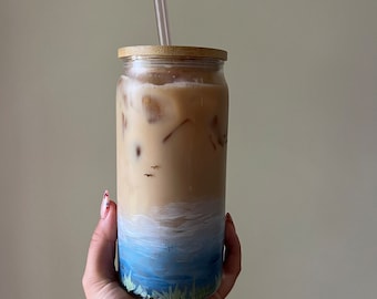 Tasse en verre de plage