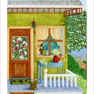 Pode incluir: Uma pintura em aquarela de uma casa verde com uma porta marrom e uma janela com cortinas brancas. H&aacute; um gato sentado na varanda, que tem uma grade branca e um piso azul. H&aacute; flores em um vaso vermelho em uma mesa azul. O texto "11 x 14 print on 13 x 19 paper" est&aacute; na parte inferior da imagem.