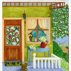 Pode incluir: Uma casa verde com uma porta marrom e uma janela com cortinas brancas. H&aacute; um gato sentado na varanda, que tem uma grade branca e uma mesa azul com um vaso de flores. O texto "16 x 20 print on 17 x 22 paper" est&aacute; na parte inferior da imagem.