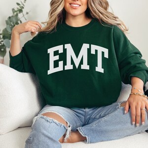 Moletom bonito para paramédicos com letras universitárias, gola redonda para técnico de emergência, camisa para paramédicos, pulôver para medicina de emergência, presente para paramédicos, moletom universitário