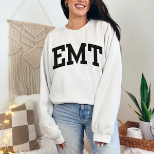 Moletom bonito para paramédicos com letras universitárias, gola redonda para técnico de emergência, camisa para paramédicos, pulôver para medicina de emergência, presente para paramédicos, moletom universitário