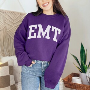 Moletom bonito para paramédicos com letras universitárias, gola redonda para técnico de emergência, camisa para paramédicos, pulôver para medicina de emergência, presente para paramédicos, moletom universitário