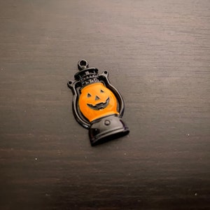 Jack-O-Lantern Charm, Charm and Pendant, Pumpkin Pendant, Halloween Charm, Spooky Charm, Lantern Pendant, Jackolantern, Halloween, Wholesale