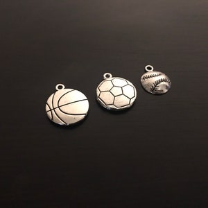 Amuleto esportivo, amuletos e pingentes, pingente esportivo, amuleto de basquete, amuleto de futebol, amuleto de beisebol, amuleto de softball, atacado