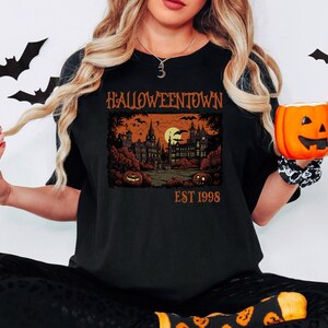 Halloweentown | Est 1998 T-shirt | Halloweentown University | Retro Halloweentown T-shirt | Fall T-shirt | Vintage Halloween T-shirt