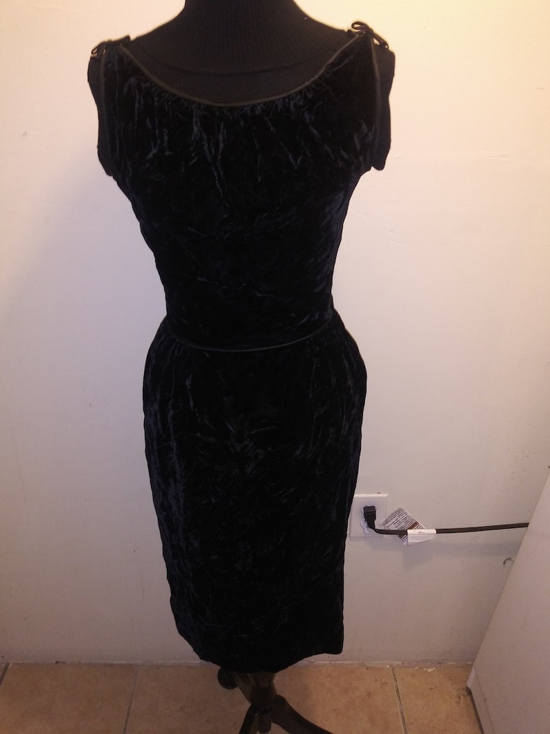 black velvet dress by Another Ann Barry Jr Size Medium vintage 1960/'s