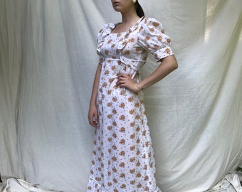 70s Vintage White Maxi Summer Dress Floral Print l Size Small Medium l Flower Ruffle Dresses To The Floor Boho and Hippie Style