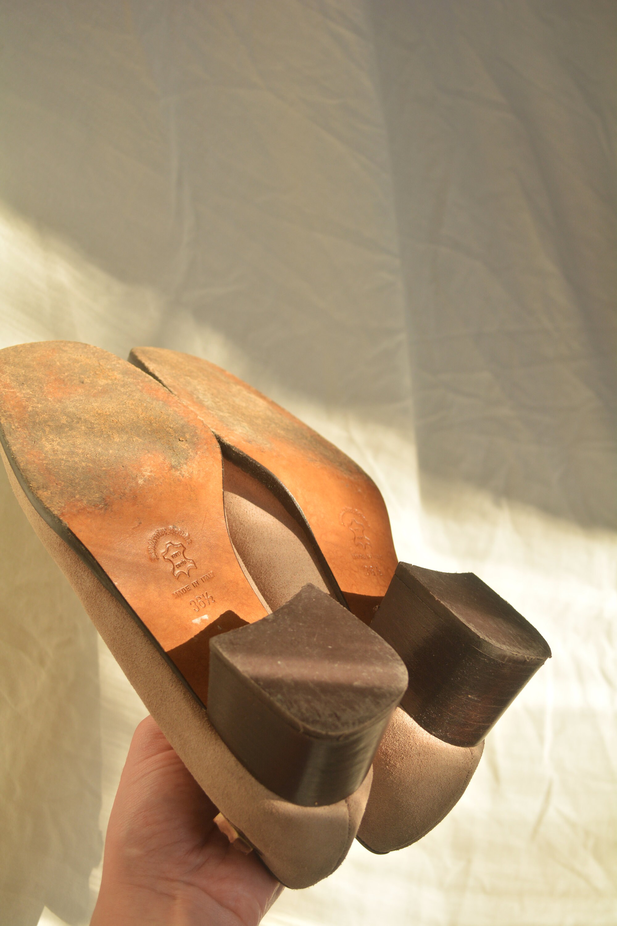 1980s Vintage Shoes Gray Suede Leather Dirndl Austrian Folk Edelweiss