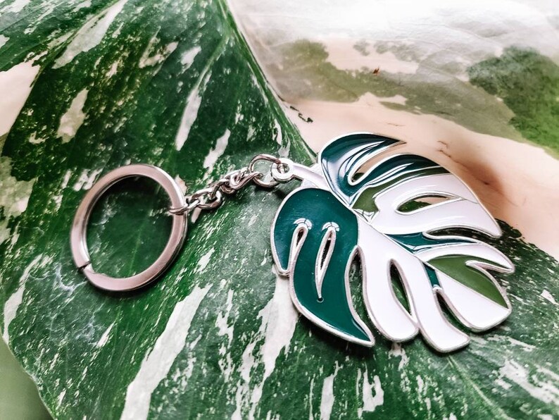 Monstera Deliciosa Albo Borsigiana Variegated 2' Soft Enamel Keychain 