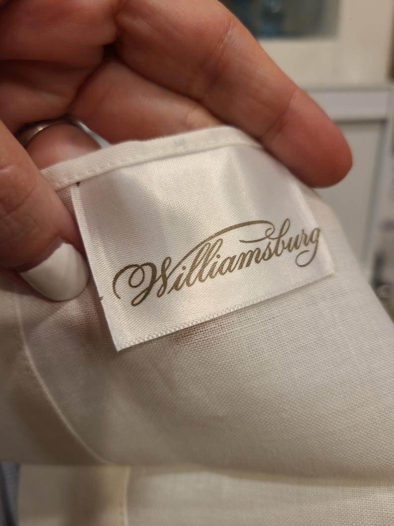 Williamsburg Hydrangea Guest Towels - Thumbnail 4