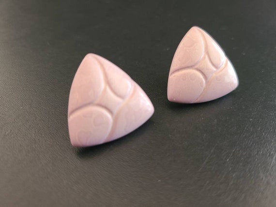 Vintage 80s Geometric Lavender plastic earrings -… - image 1