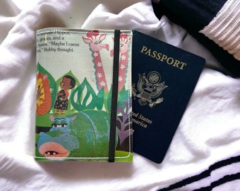 1968  Small World Passport Case