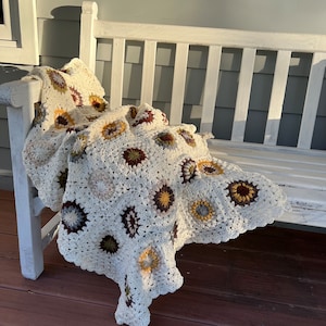 Sunflower Cot  Crochet Blanket pattern & tutorial; cot blanket pattern, granny square blanket