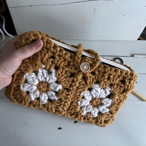 Daisy Crochet Book Cover Tutorial PDF, Crochet Book Sleeve Guide, Kindle Cover Tutorial, Digital Download image 3