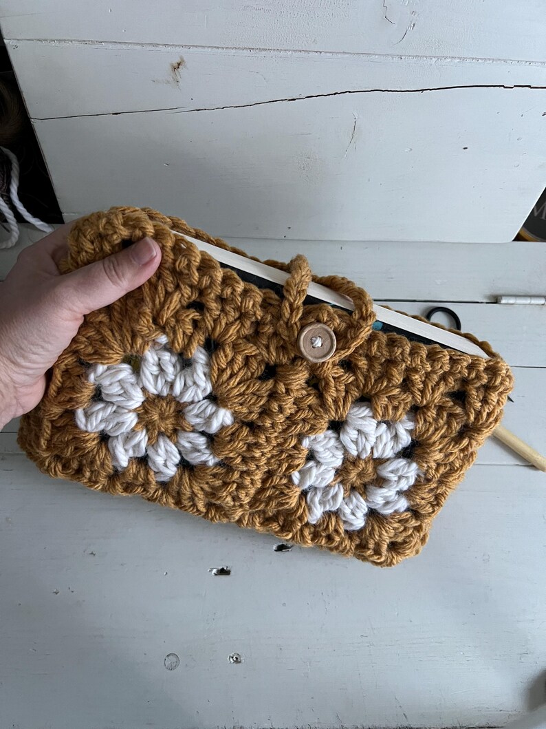Daisy Crochet Book Cover Tutorial PDF, Crochet Book Sleeve Guide, Kindle Cover Tutorial, Digital Download image 3