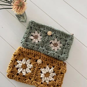 Daisy Crochet Book Cover Tutorial PDF, Crochet Book Sleeve Guide, Kindle Cover Tutorial, Digital Download image 12
