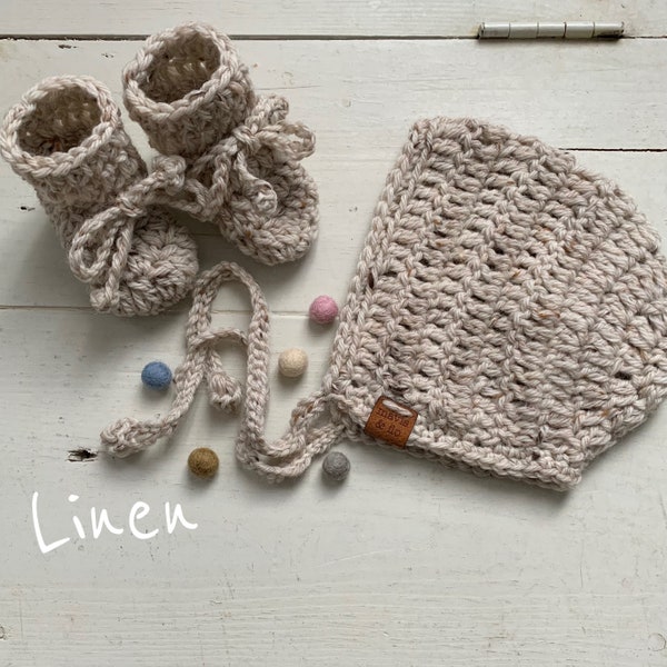 Premmie and Newborn Baby Bonnet & bootie set/ gender neutral baby bonnet and bootie set /knit bonnet and bootie set/Pregnancy Announcement