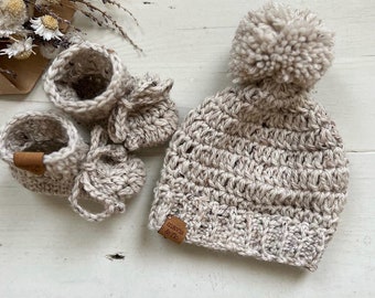 Baby Pom Beanie and Bootie Set/ Premmie/Baby/Baby Gift Set/ Gender Neutral/Pregnancy Announcement/knit beanie/crochet beanie