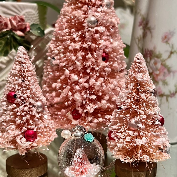 Shabby Chic Christmas Tree Snow Globe Necklace