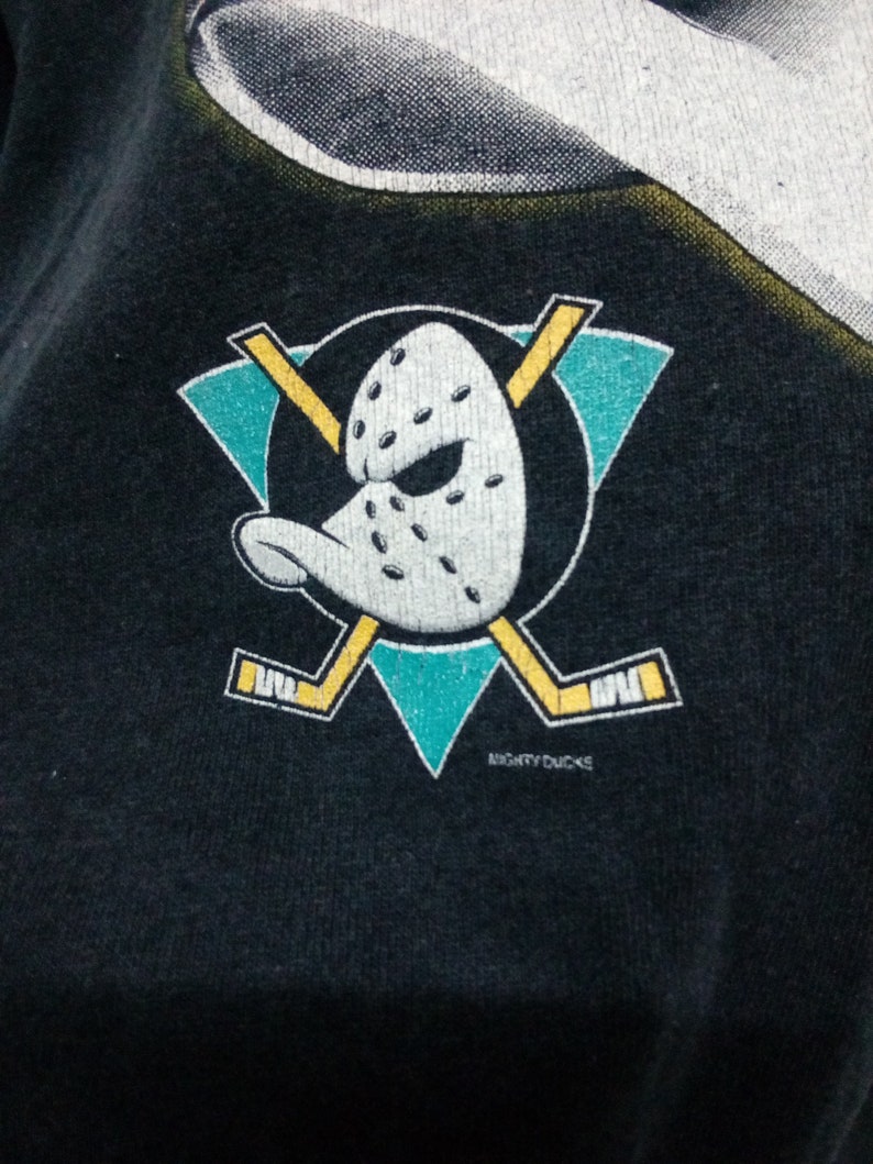 FREE SHIPPING!!!Vintage 90/'s Mighty Duck Big Logo Sweatshirt Medium Size