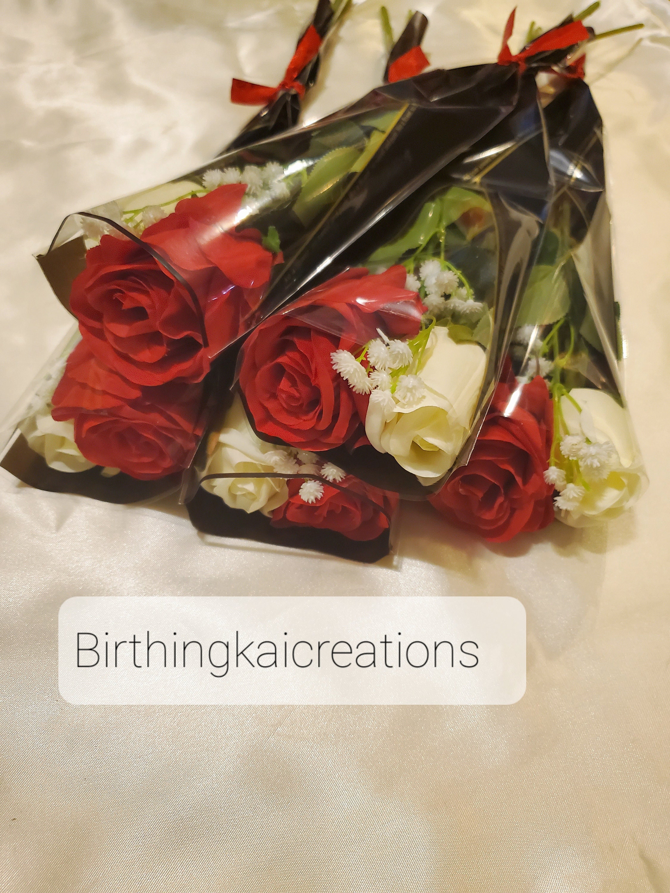 Artificial Red & White Roses In A Box Mother's Day Roses Etsy.de