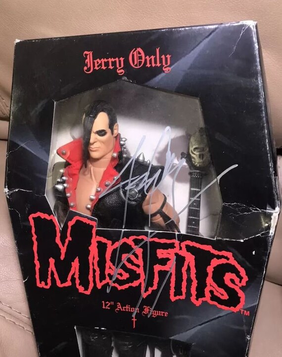 Misfits Signed Action Figure 1999 Jerry Only Doyle Original Misfits Signed Action Figure 1999 Jerry Only Doyle Original