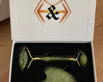 Jade Gua Sha and Face Roller Gift Set