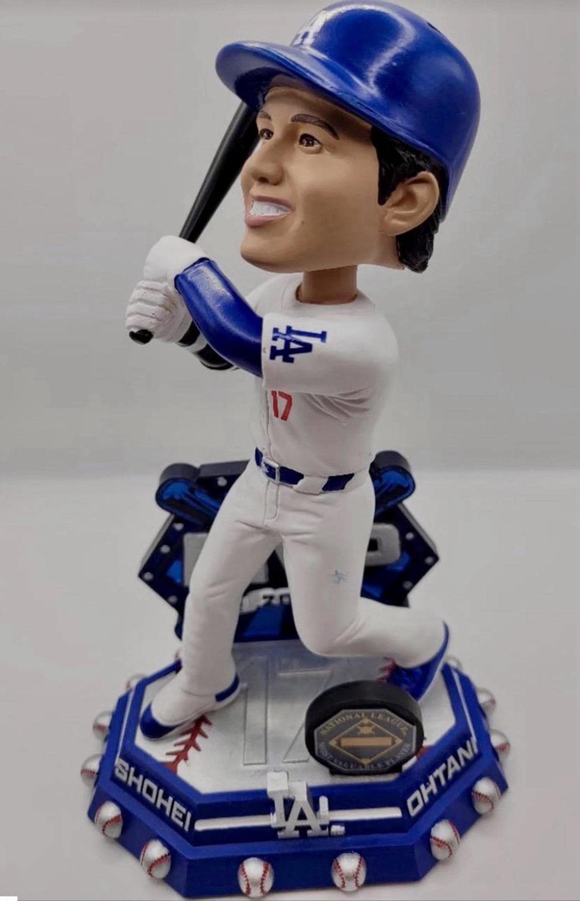 Cody Bellinger Los Angeles Dodgers Jumping Wall Catch Bobblehead