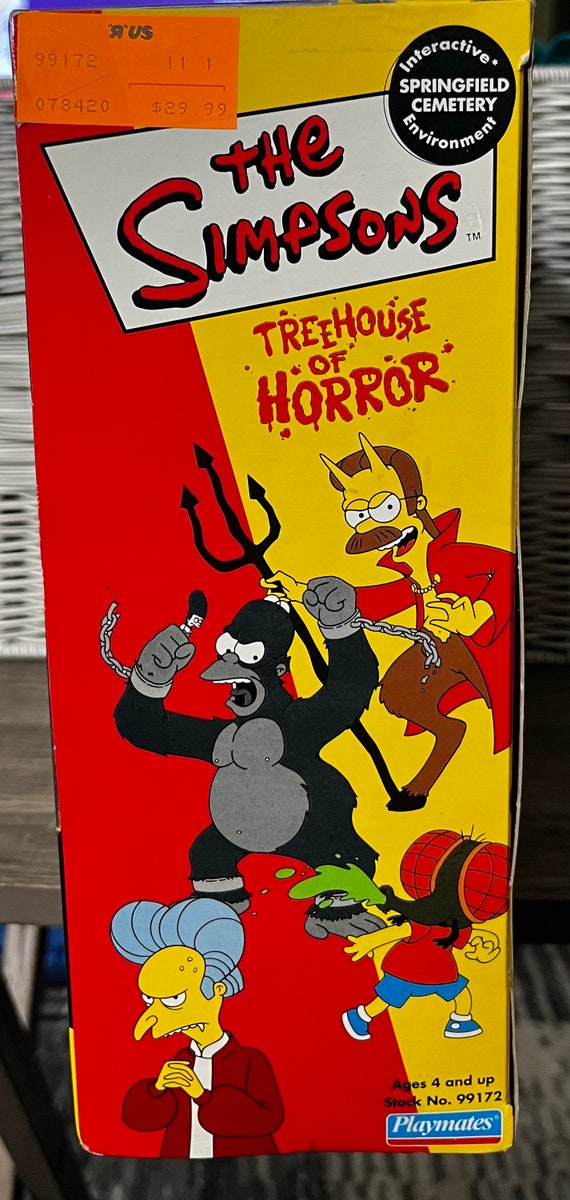 The Simpsons WOS Treehouse of Horror Springfield Cemetery Playset