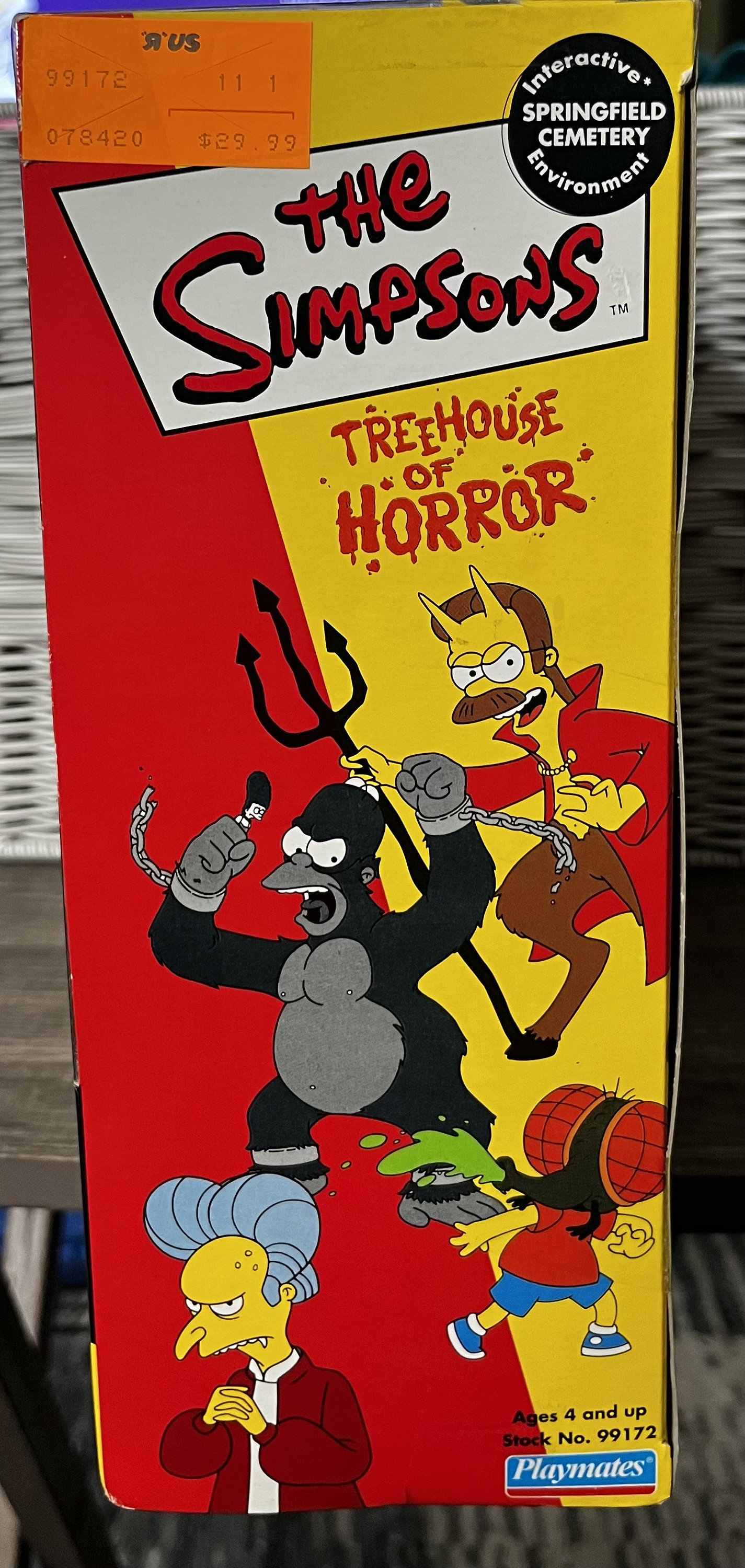 The Simpsons WOS Treehouse of Horror Springfield Cemetery Playset