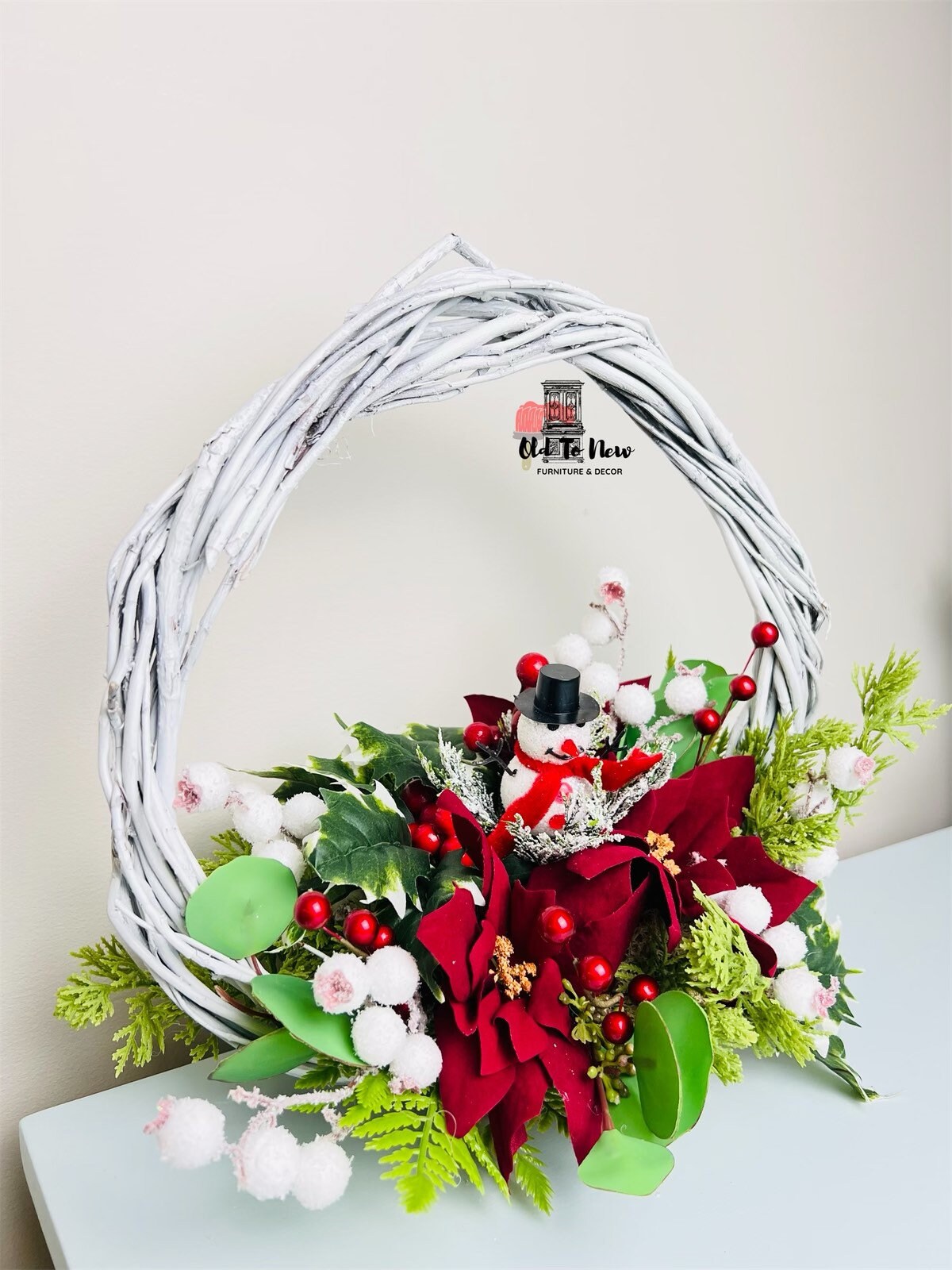 Hermoso arreglo floral de corona de Navidad rojo, blanco y verde, corona de  invierno, regalo de Navidad, regalo de anfitriona, decoración del hogar de  Navidad - Etsy México, image size:1200x1600