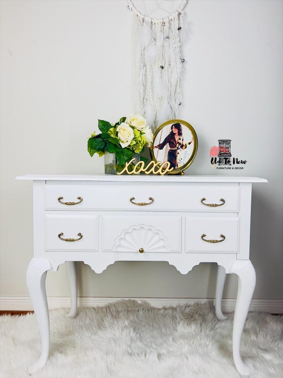 Elegant White Entryway Sideboard Painted With Victorian Lace From Fusion Mineral Paint, Foyer Furniture - Etsy Elegant White Entryway Sideboard Painted With Victorian Lace From Fusion Mineral Paint, Foyer Furniture - Etsy